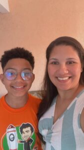 Karina Nunes, mãe do João Vitor, APROVADO no CMSP 2024/2025