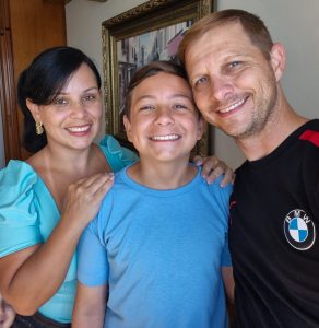 dcezar Zeilinger e Carolyni Zeilinger, pais do Enzo, APROVADO no CMCG 2025/2026